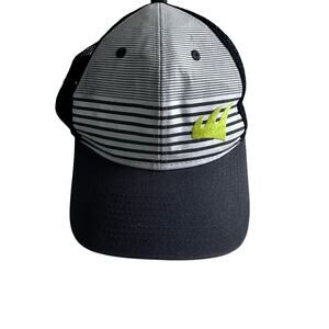 Ahead Stripe Design SnapBack Mesh Trucker Hat Mid Fit
